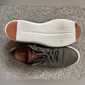 Cole Haan men’s size 11 casual lace up shoe in grayish green